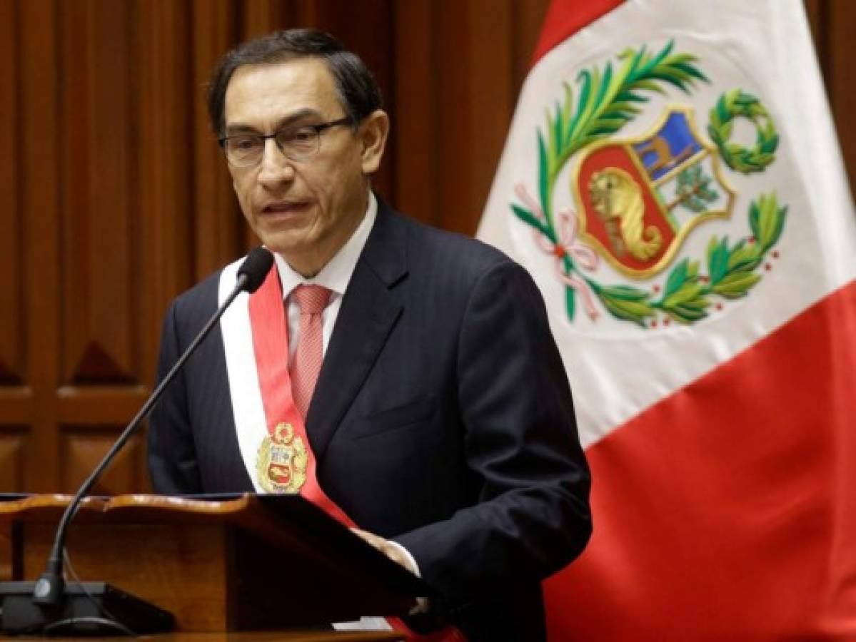 Martín Vizcarra pone a andar en Perú a su gobierno con nuevo gabinete  