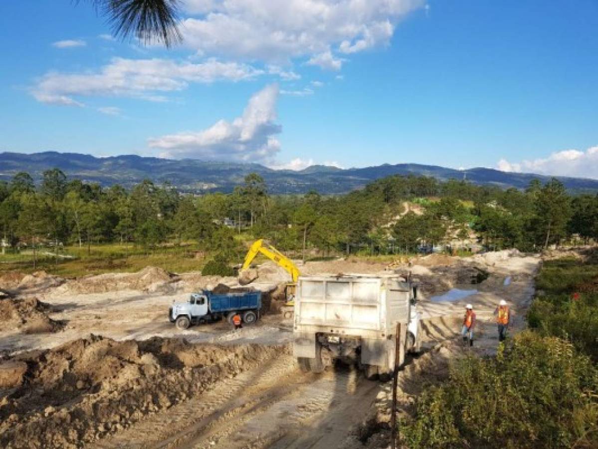 Inicia construcción del policlínico