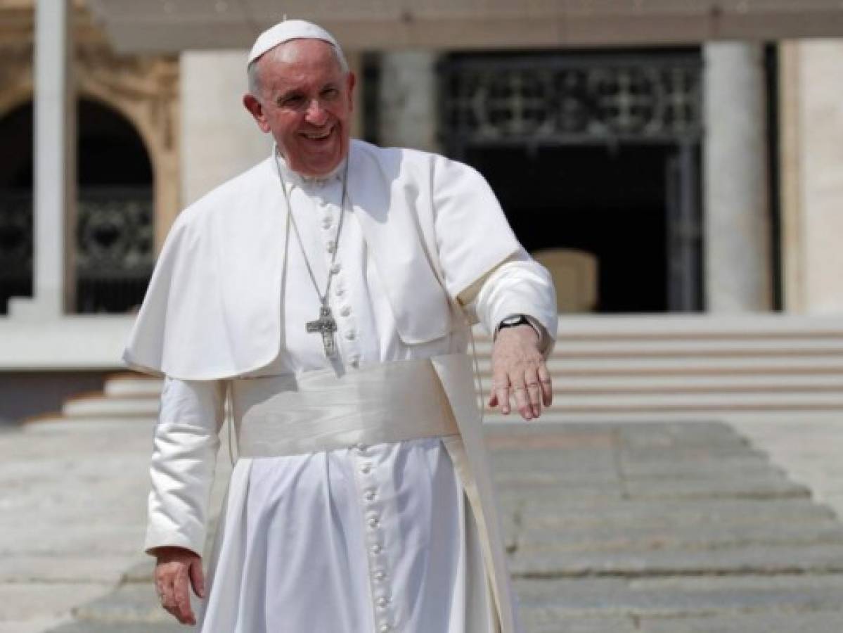 Papa Francisco queda atrapado en un ascensor durante 25 minutos