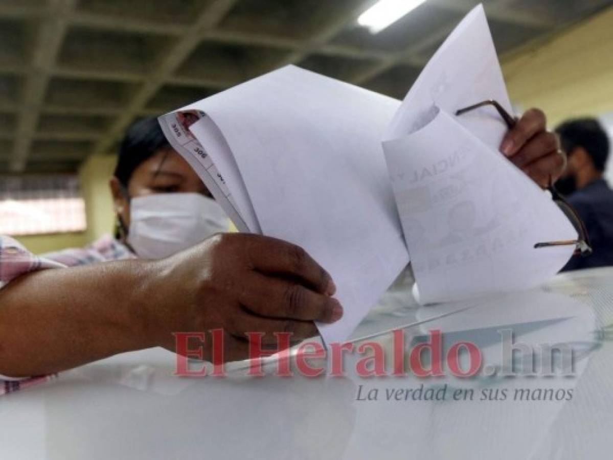 Libre y Partido Liberal crecen en alcaldías pero Partido Nacional los dobla