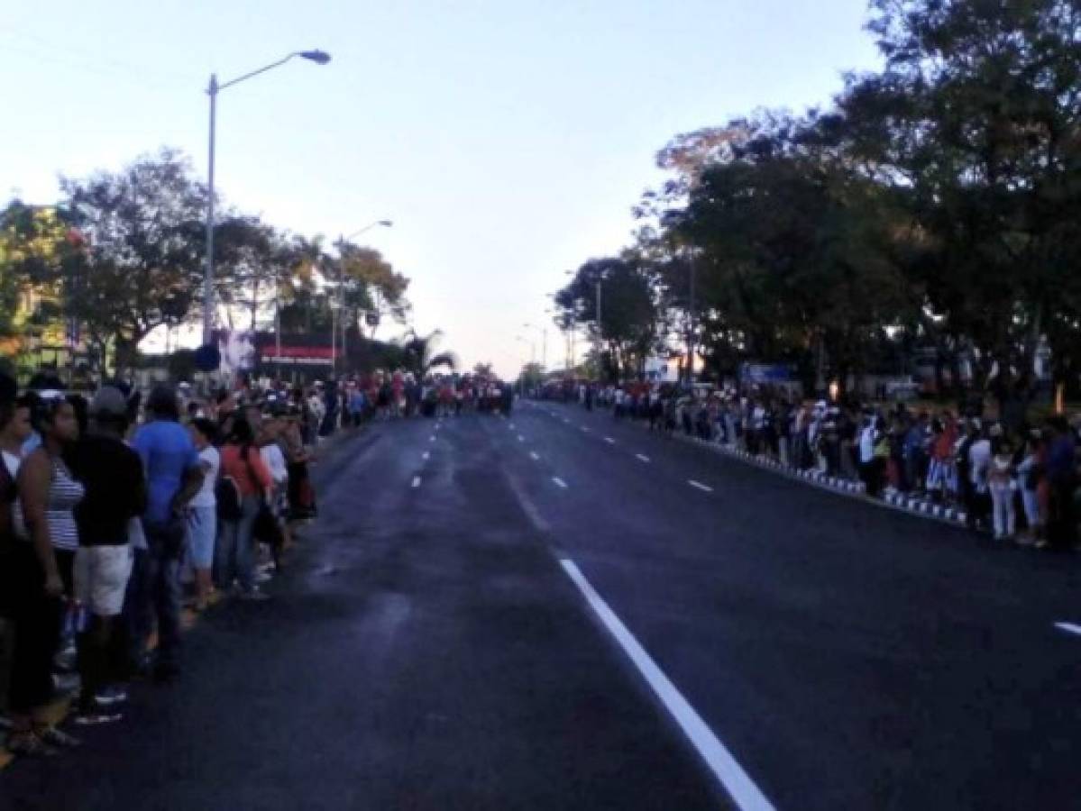 Cenizas de Fidel Castro salen en caravana a este de Cuba