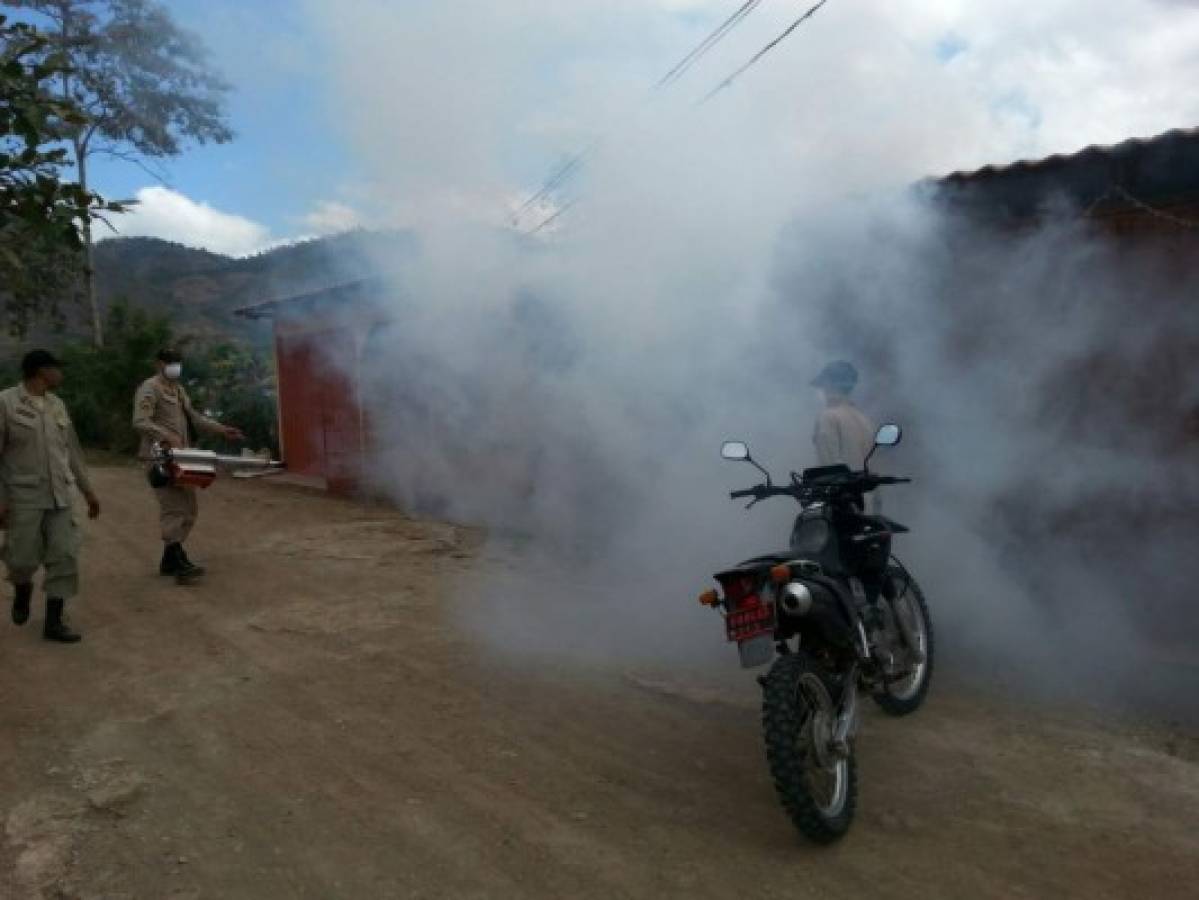 Realizan fumigaciones contra zancudo del zika en San Francisco de la Paz