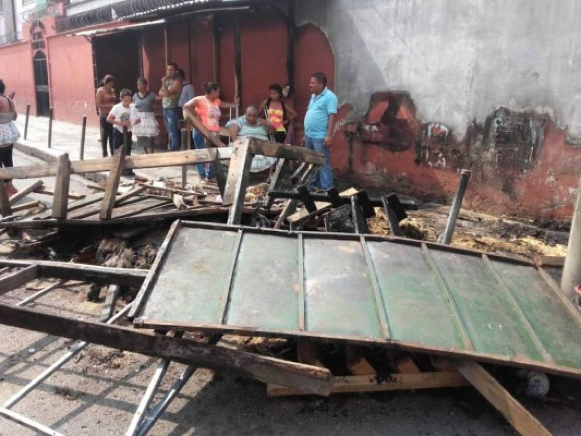 Pérdidas materiales tras incendio en mercado