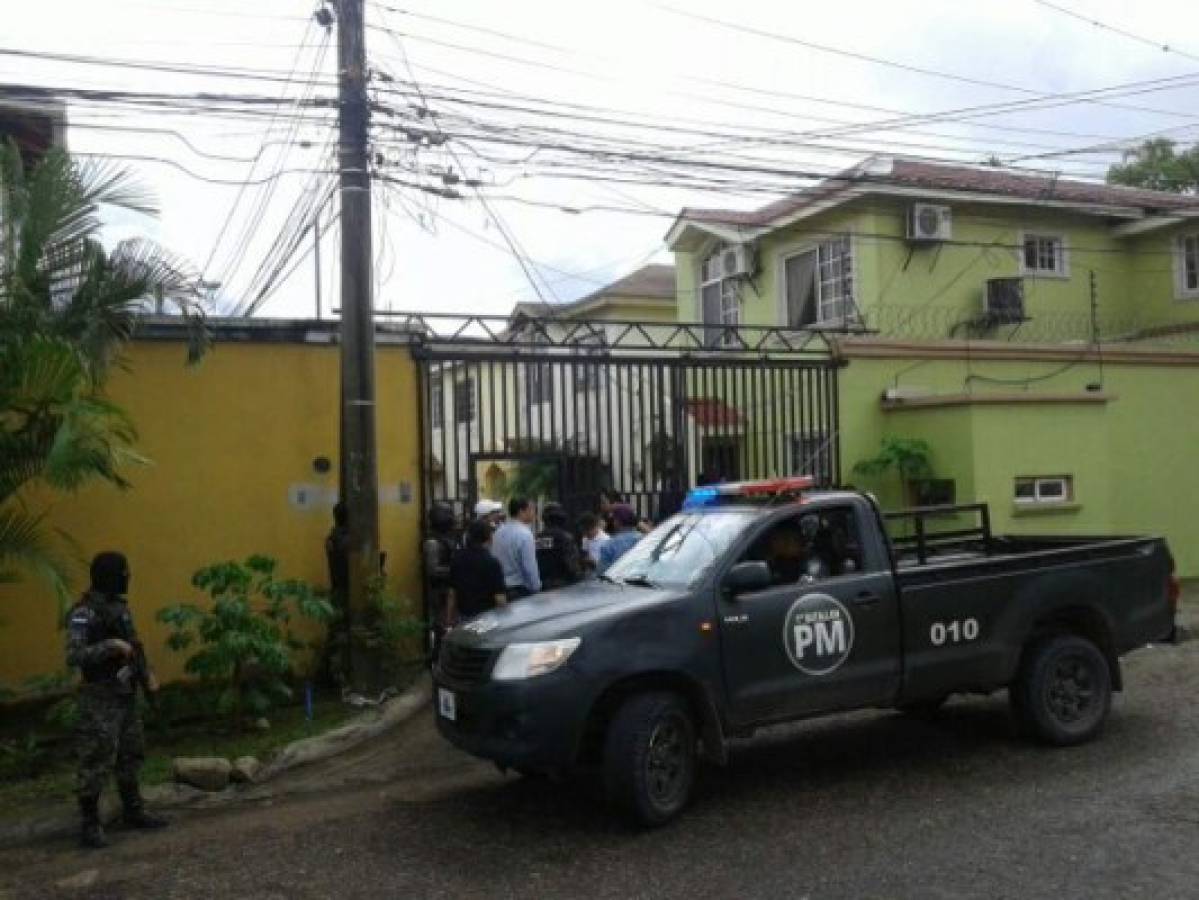 Aseguran vivienda de padre del exdirector del IHSS Mario Zelaya