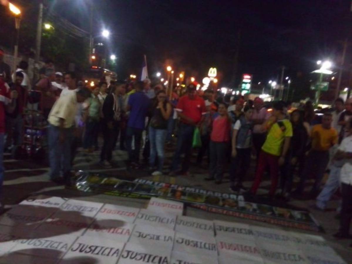 Indignados realizan marcha unida en la capital   