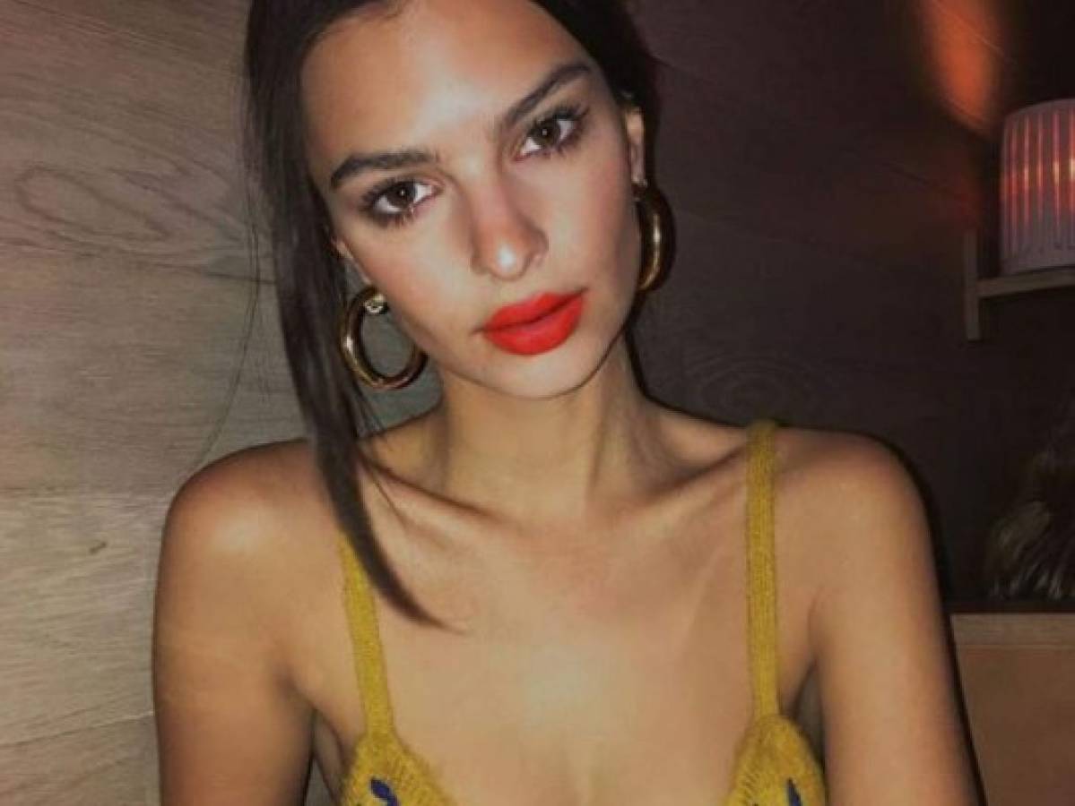 Emiliy Ratajkowski presume su cambio radical con candente foto