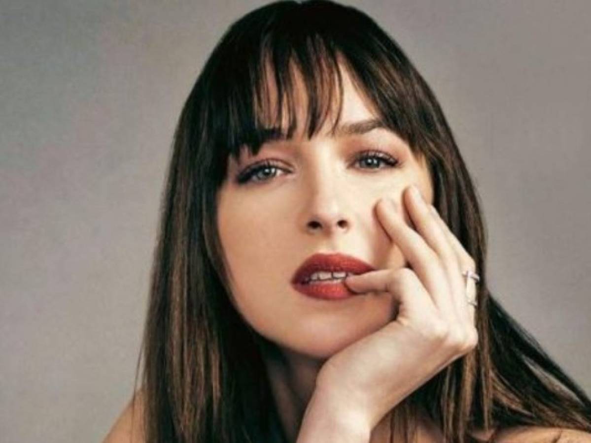 ¿Por qué Dakota Johnson dio su número de celular ante una multitud?