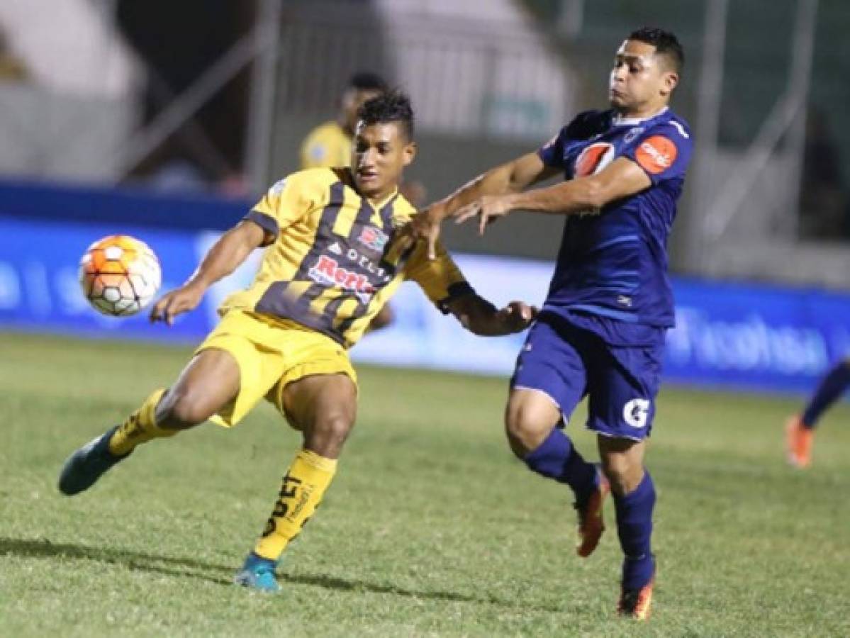 Desde Italia llegó la copa que se llevará el campeón del torneo Clausura de Honduras