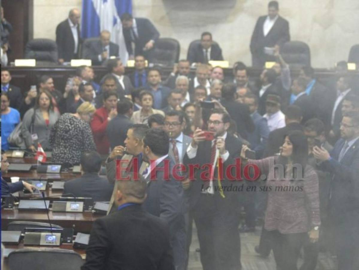 Congreso Nacional suspende sesión para limpiar el hemiciclo tras insurreción de Libre