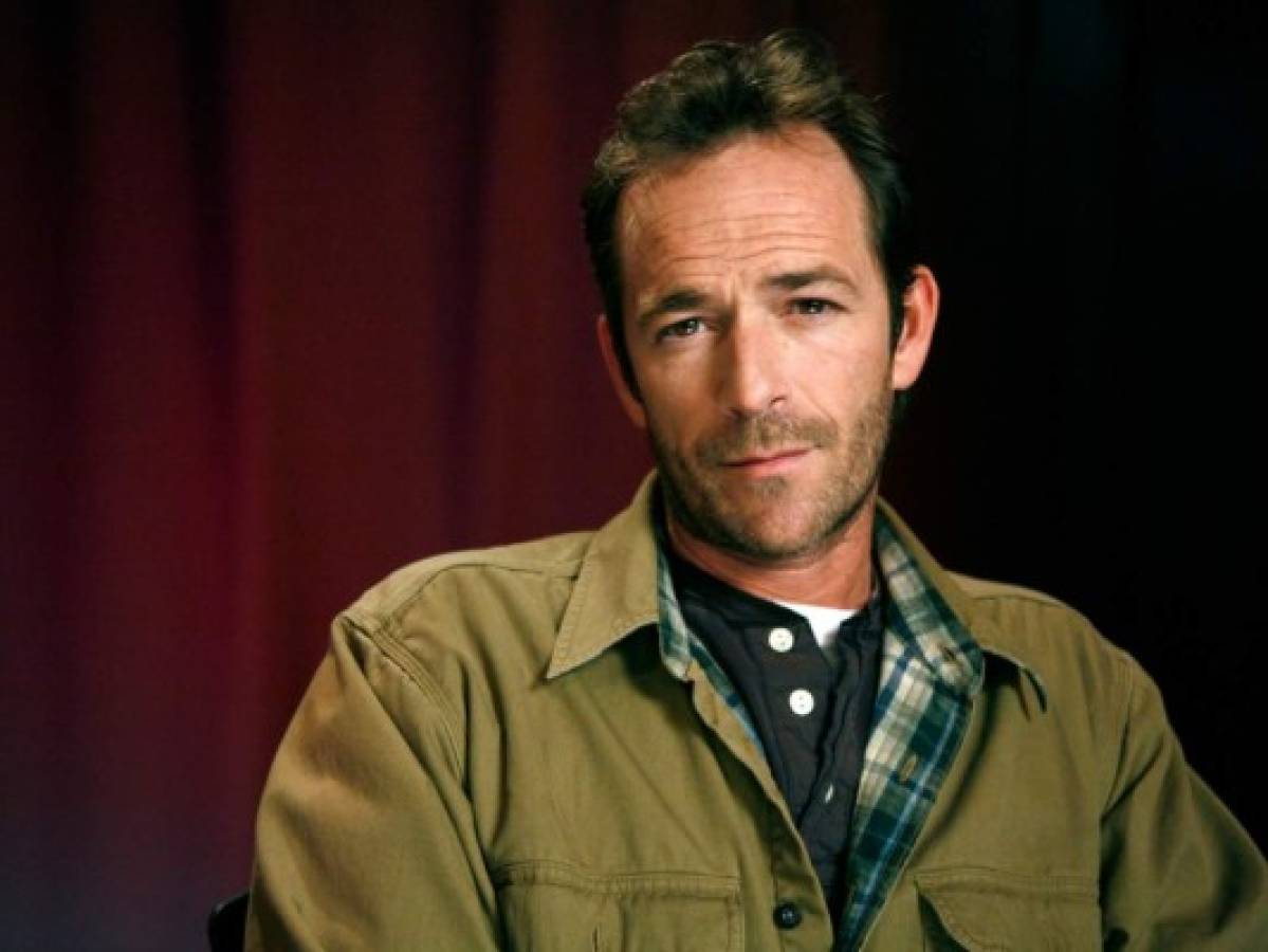 Ziering, Ringwald y Whedon reaccionan tras la muerte de Luke Perry  