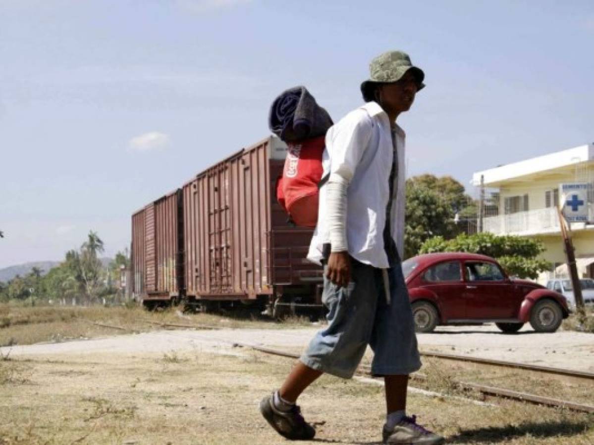 Rescatan a 74 hondureños abandonados en México en intento por llegar a Estados Unidos