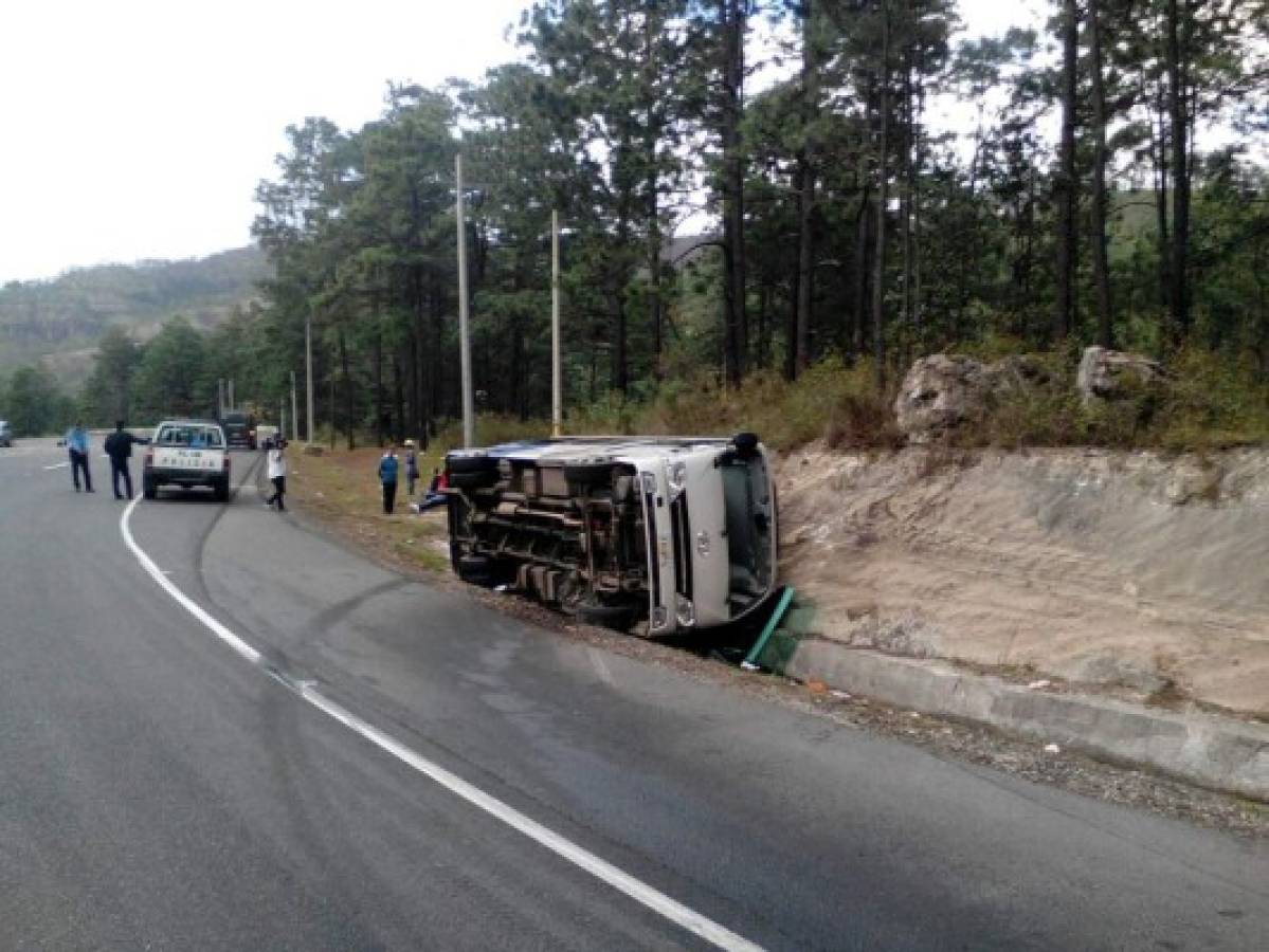 Varios heridos en accidente de bus rapidito cerca de Zambrano