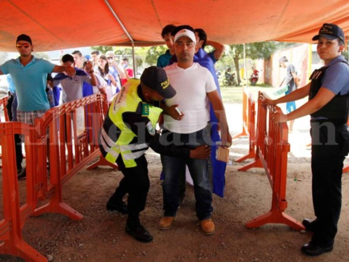 Hondureños vuelven a creer en su equipo y llegan al Olímpico de San Pedro Sula