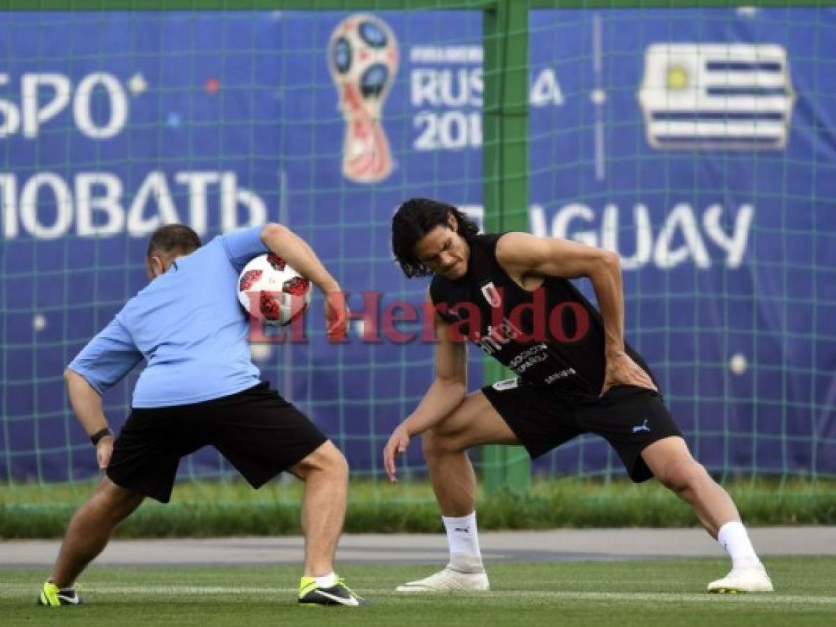 VÍDEO: Edison Cavani salta a la cancha en Nizhni, pero hace trabajo diferenciado