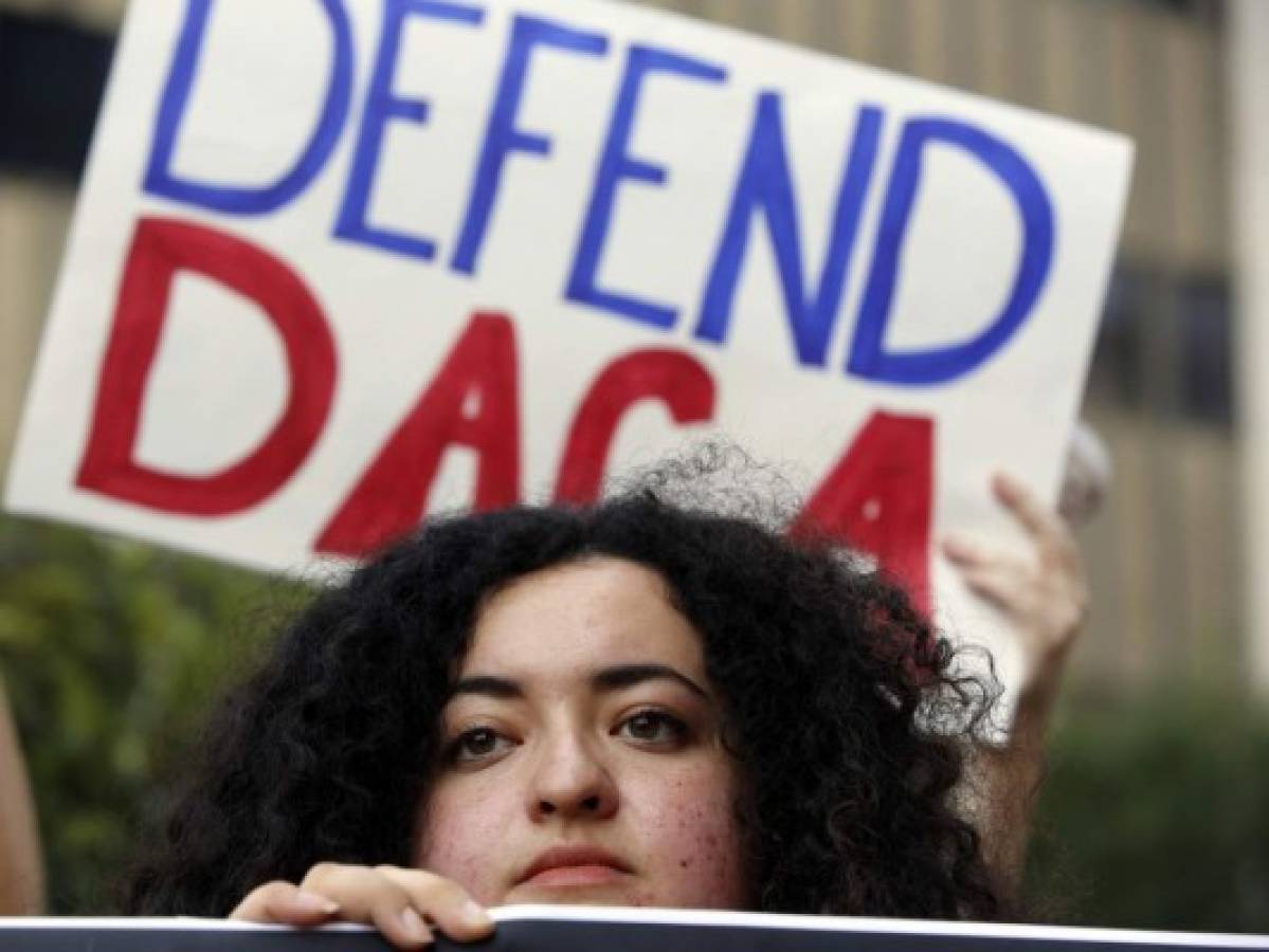 Decenas de miles de 'dreamers' no han tramitado renovación de DACA