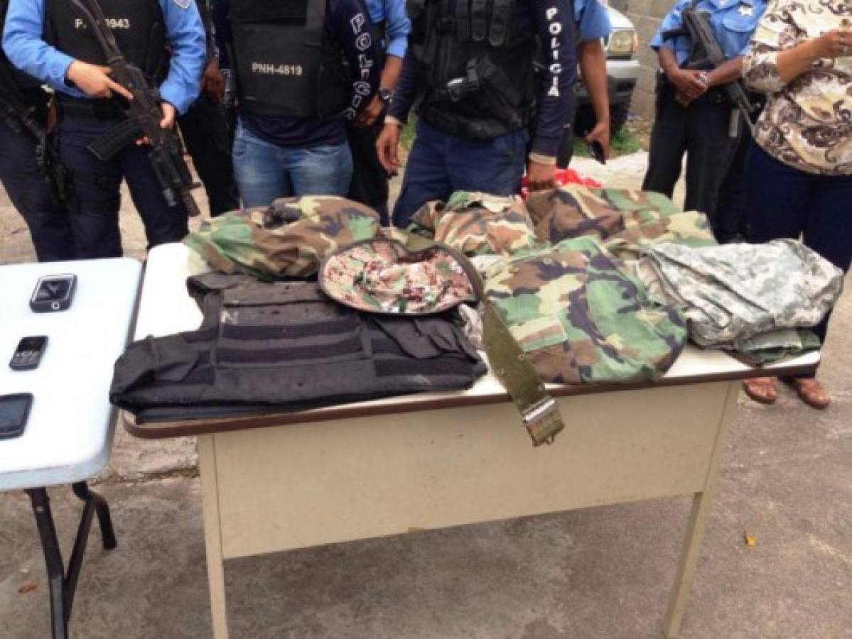 Capturan sujetos con indumentaria militar y armas en Olancho