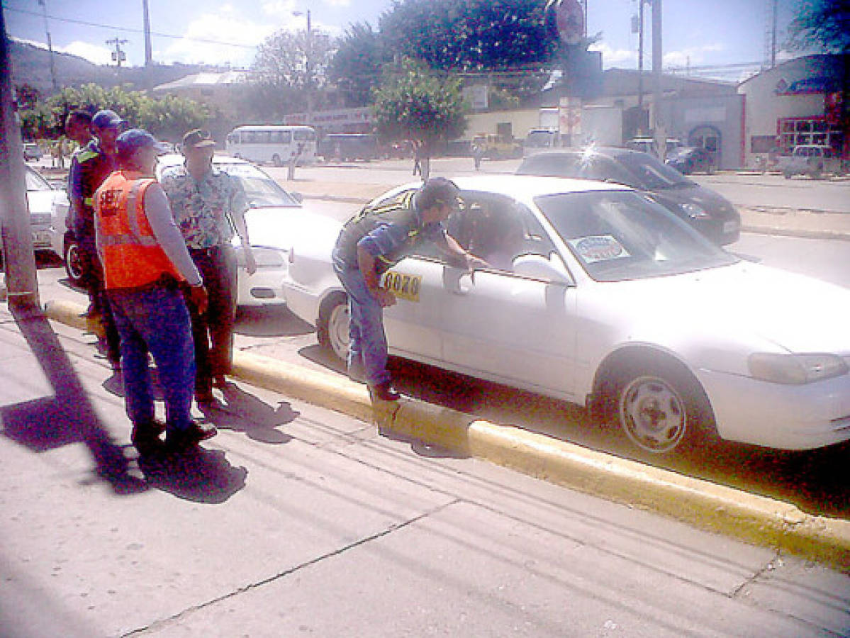 Anuncian incremento de un lempira a pasaje de taxi colectivo en Tegucigalpa