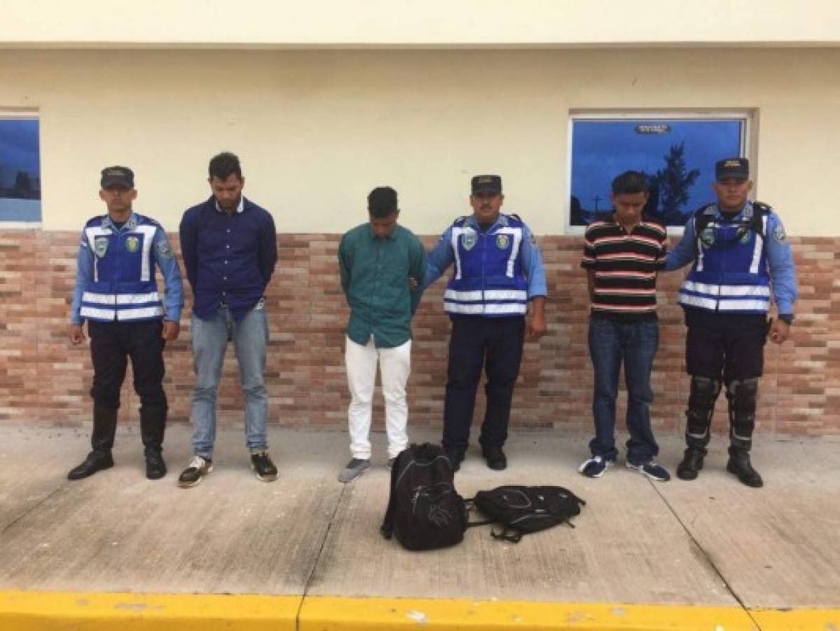 Capturan a tres presuntos asaltantes vinculados al crimen de pasajero en bus rapidito de la capital