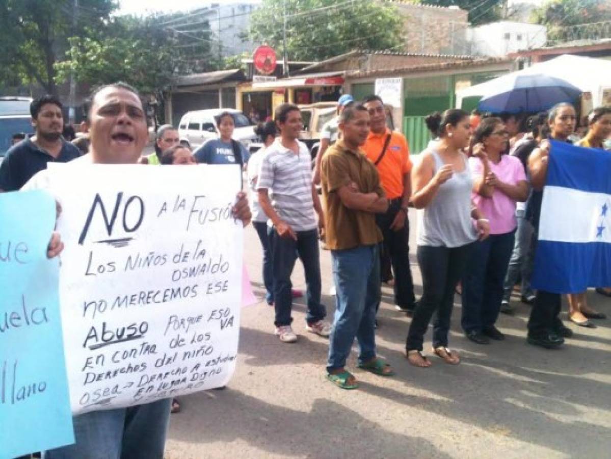 Realizan protesta en la colonia Kennedy