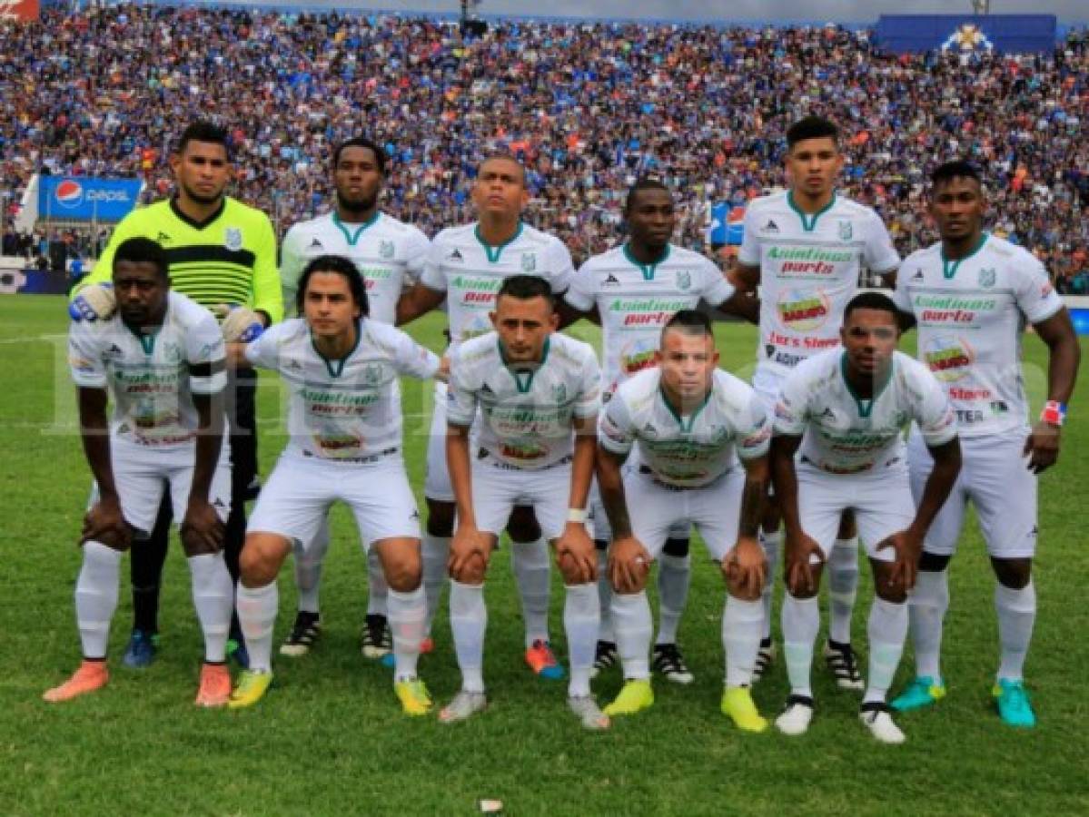 El equipo titular de Platense en la final de ida en el estadio Nacional. Foto: Juan Salgado / Grupo Opsa.