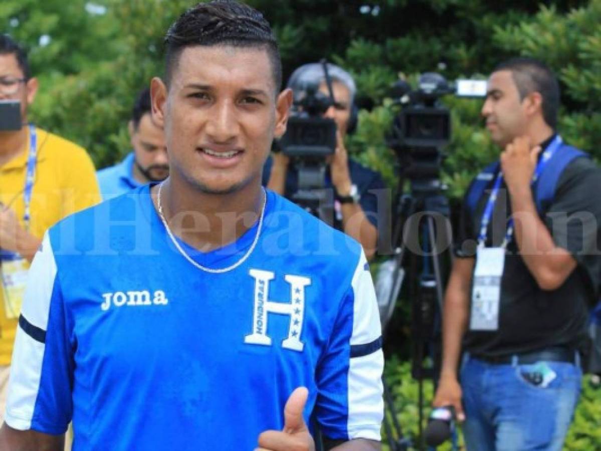 Jugador hondureño Bryan Acosta debutó como papá de una hermosa niña