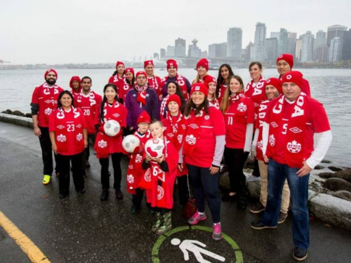 Canadienses generan ambiente en la fría Vancouver para la eliminatoria