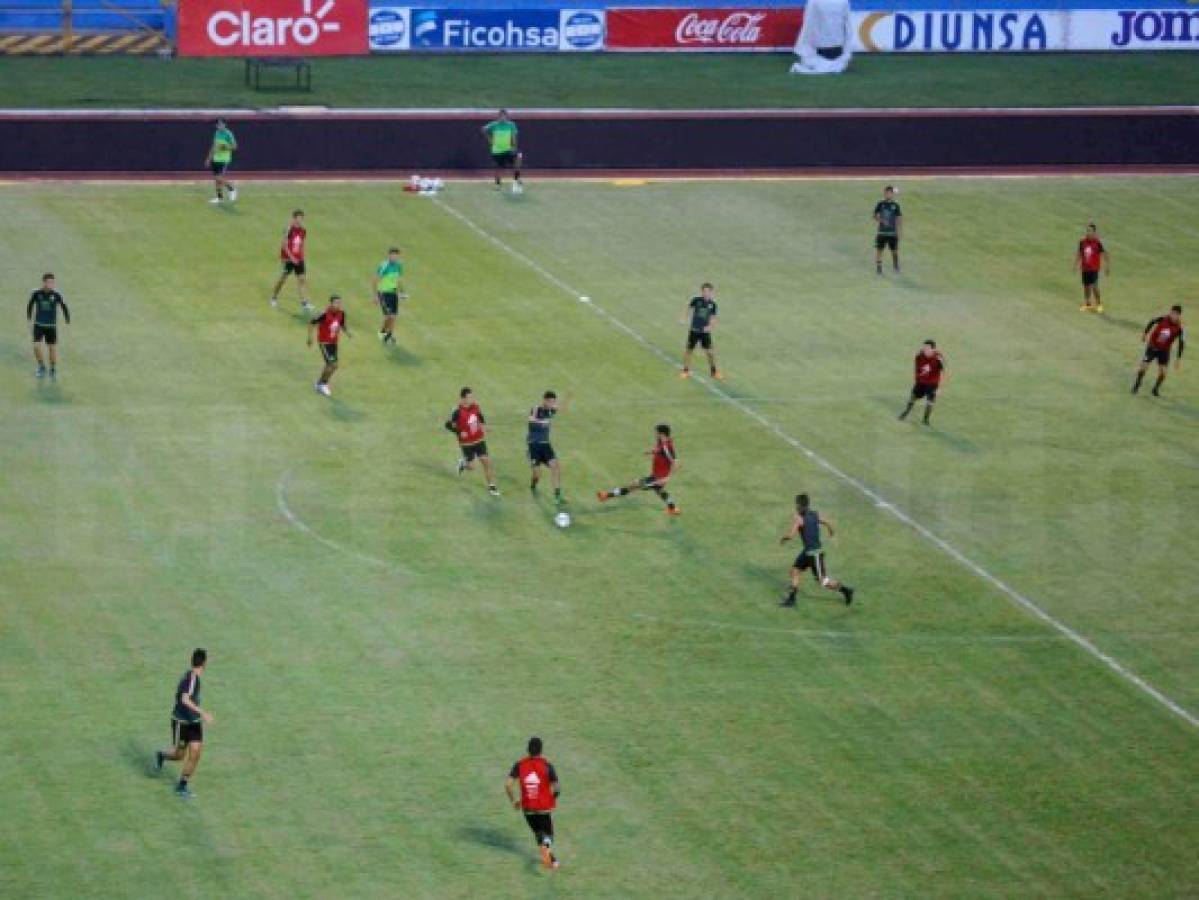 México a solas en el estadio Olímpico en San Pedro Sula probó su equipo titular