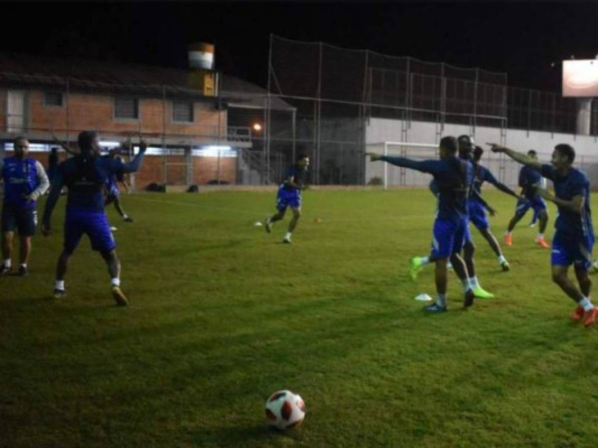 Honduras realiza su primer entrenamiento en suelo paraguayo