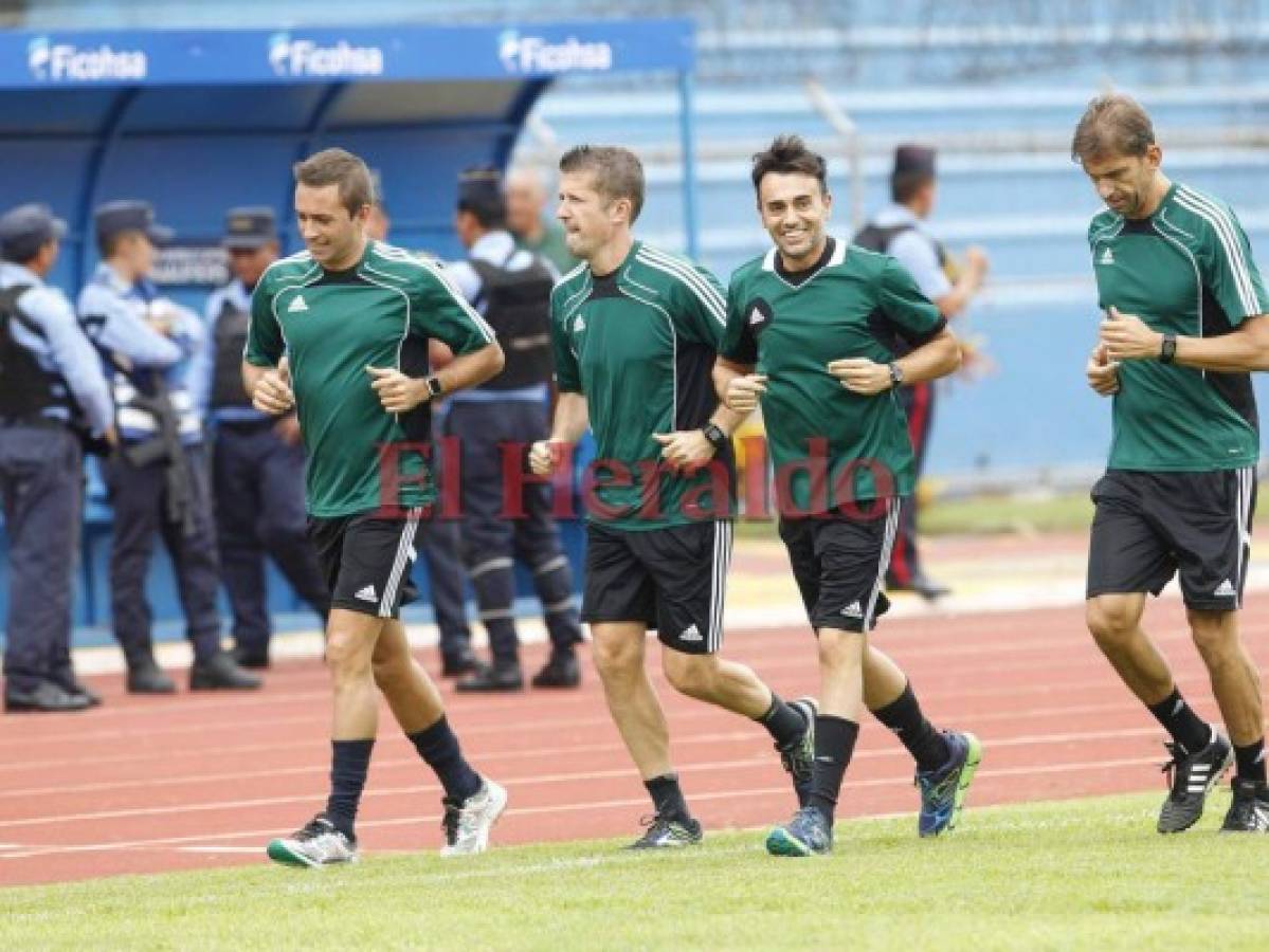 Los árbitros del repechaje Honduras vs Australia entrenaron en el estadio Olímpico