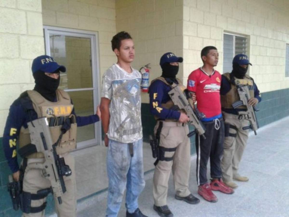 Captura dos miembros de banda de 'Los 12 discípulos'  