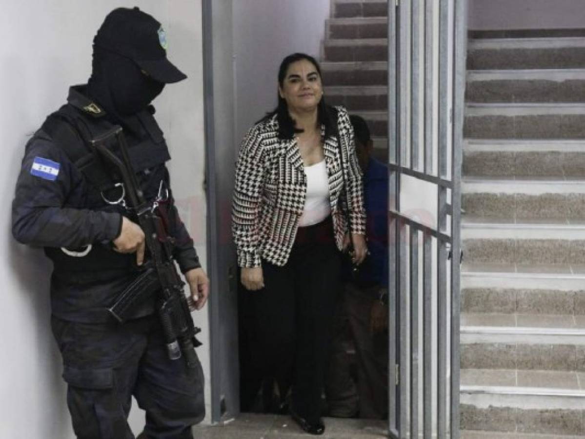 Niegan reprogramación de juicio oral y público contra Rosa Elena Bonilla de Lobo