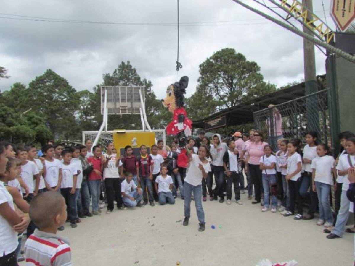 Niños se convierten en guardianes de la patria