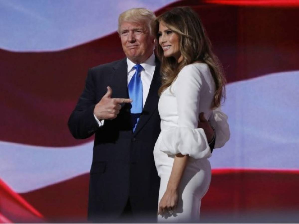 Estados Unidos: La foto oficial de Melania y Donald Trump para Navidad