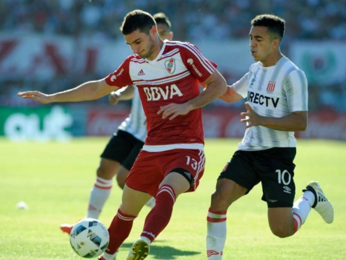 Estudiantes igualó con River y saca más ventaja en Argentina