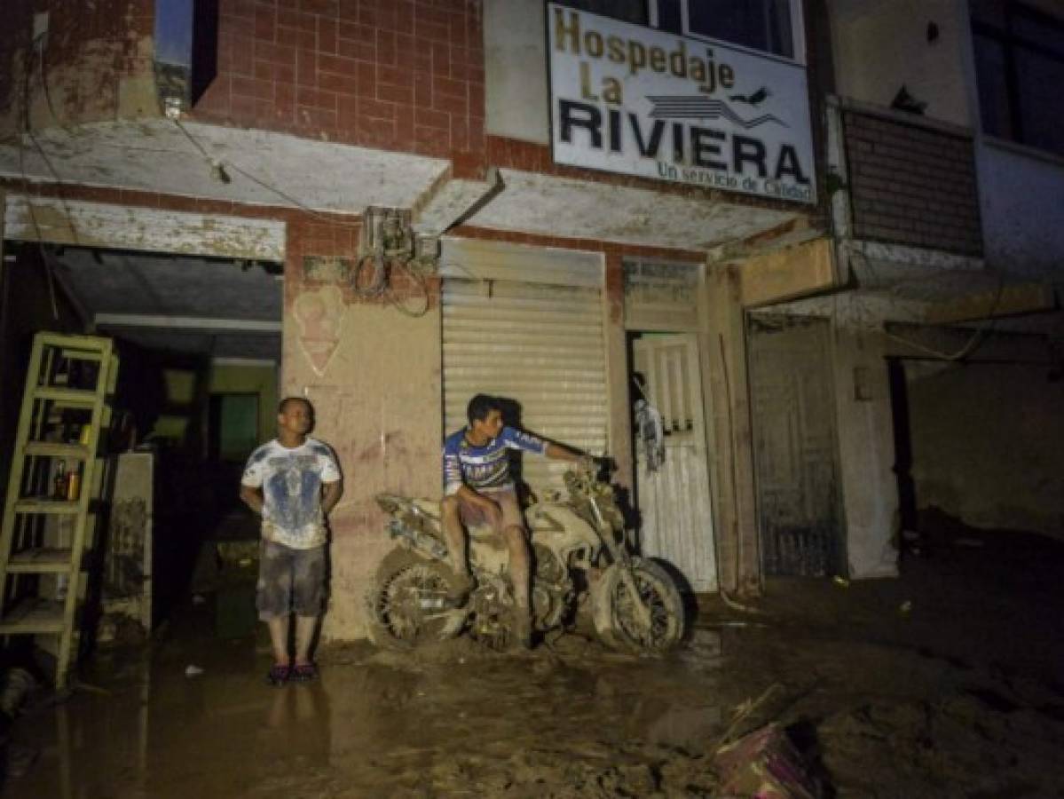 Avalancha en Colombia mata a 254 personas, entre ellas 43 niños dice presidente Santos