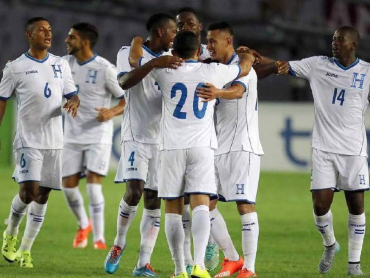 Honduras abriría con los panameños