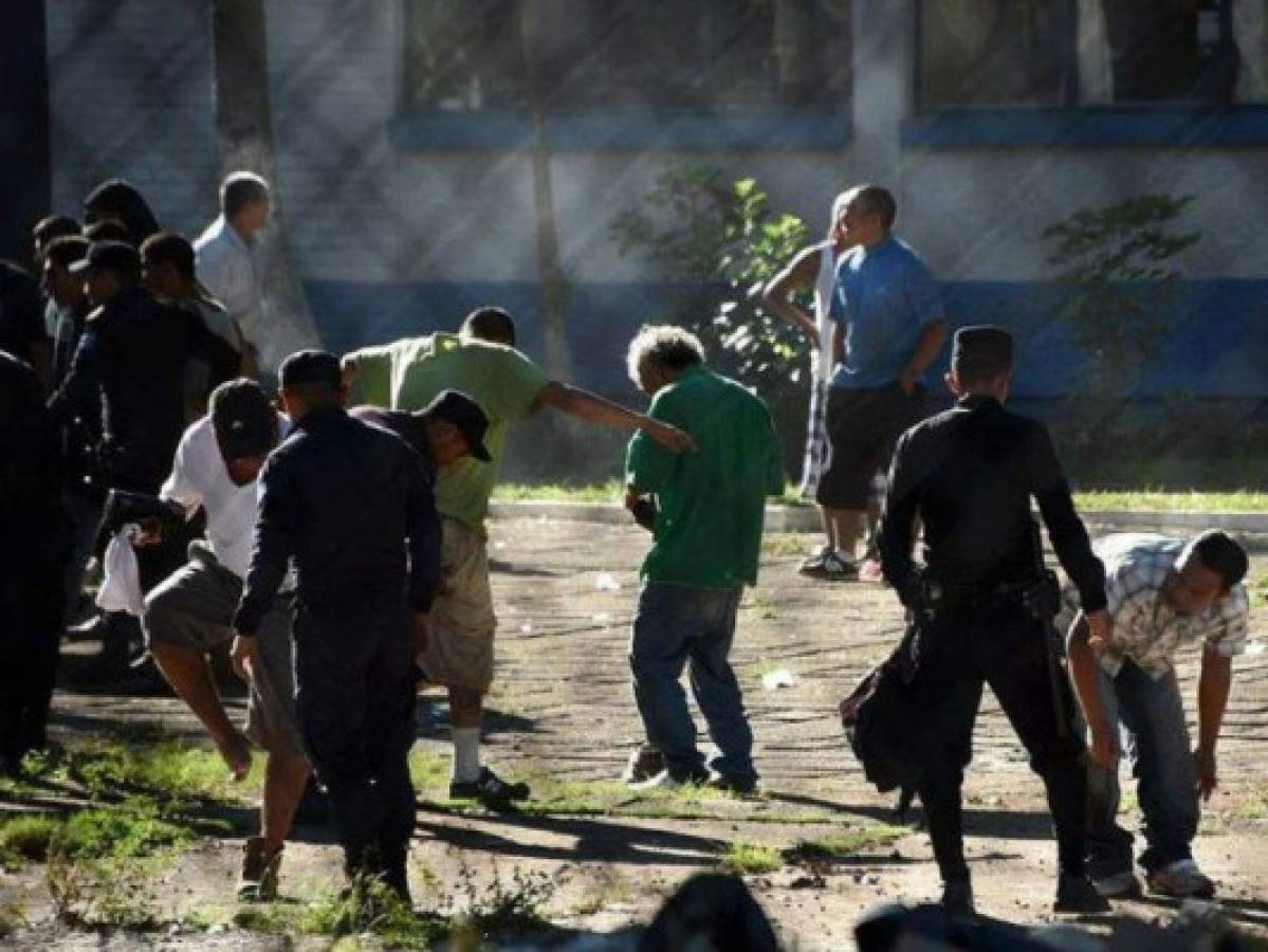 Riña en cárcel de Guatemala deja siete reos muertos y 25 heridos