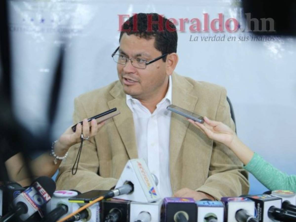 Marlon Escoto acepta candidatura presidencial del Partido Anticorrupción