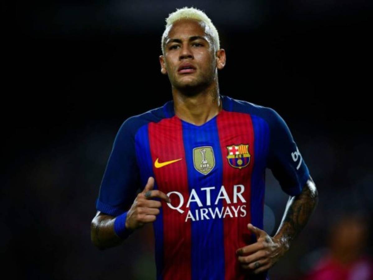 Neymar firma renovación con el Barça hasta 2021