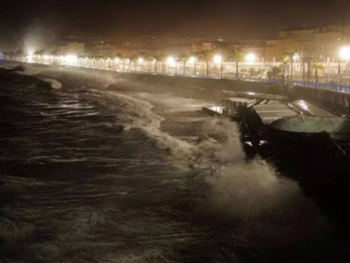 Rescatistas franceses buscan a ocho desaparecidos en inundaciones