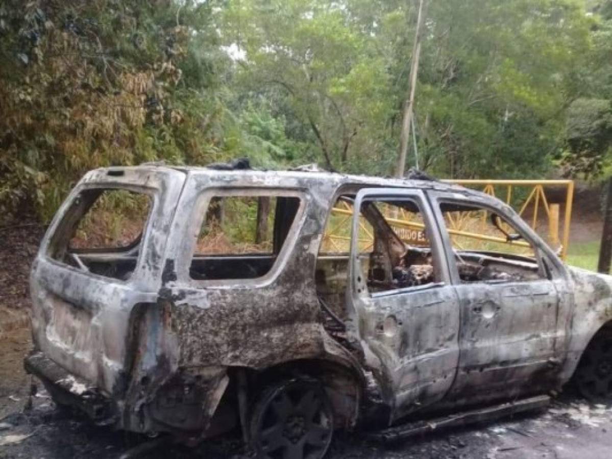 Así fue dejado el vehículo calcinado en la colonia Monte Fresco de La Ceiba.