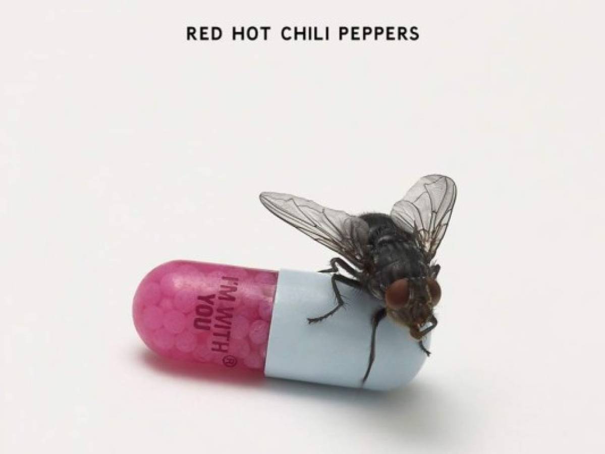 Los Red Hot Chili Peppers regresan con su sobredosis musical