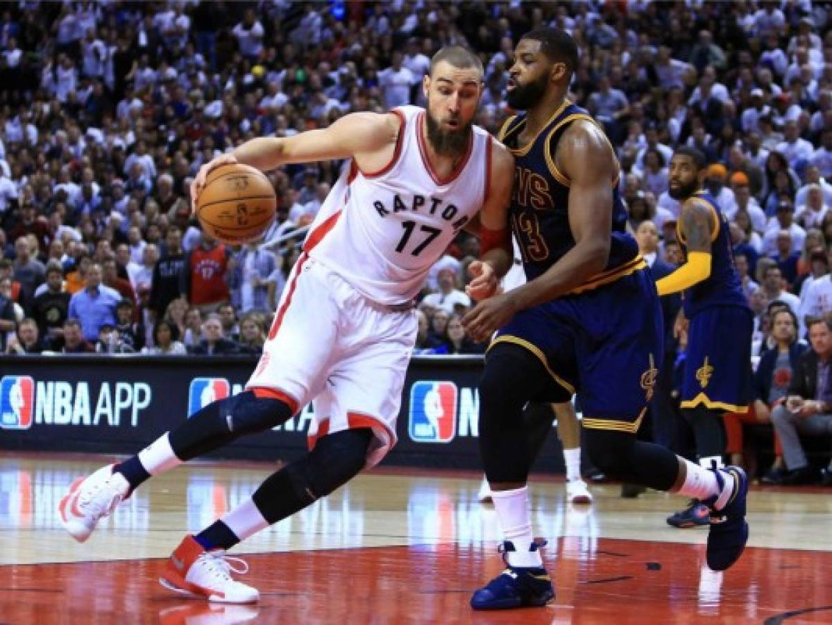 NBA: Cavaliers barren a Raptors en playoffs del Este