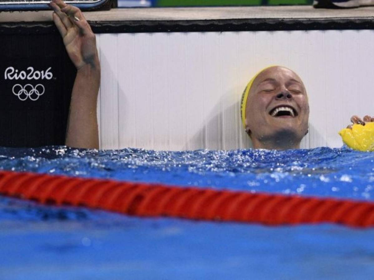 Sueca Sjostrom gana oro en 100m mariposa con nuevo récord mundial