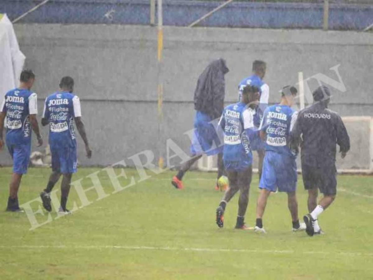 El mal clima no detiene los trabajos de la Selección de Honduras