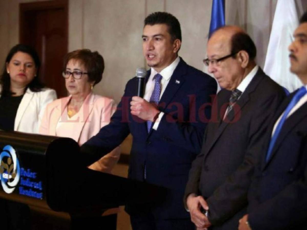 Solo 7 candidatos para fiscal general presentaron toda la información