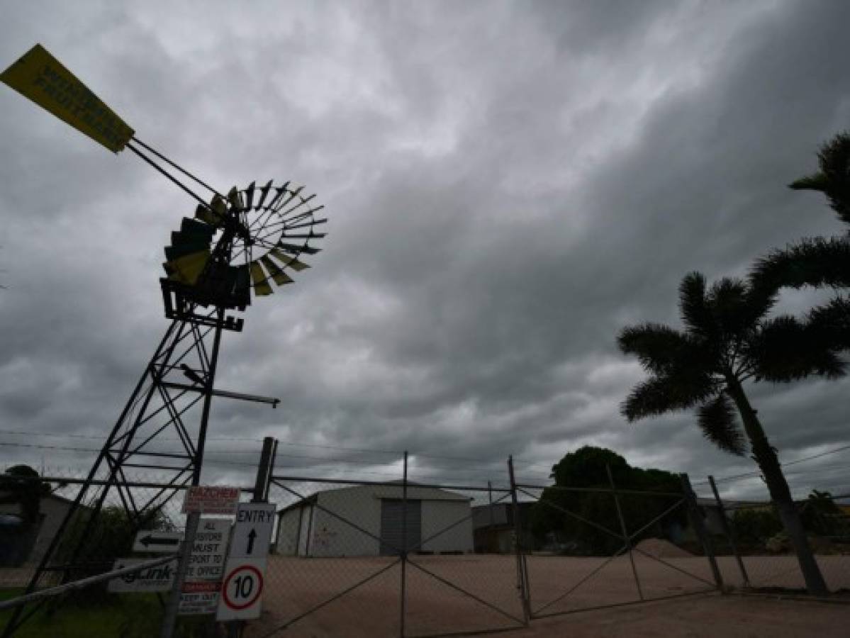 El potente ciclón Debbie barre la costa noreste de Australia