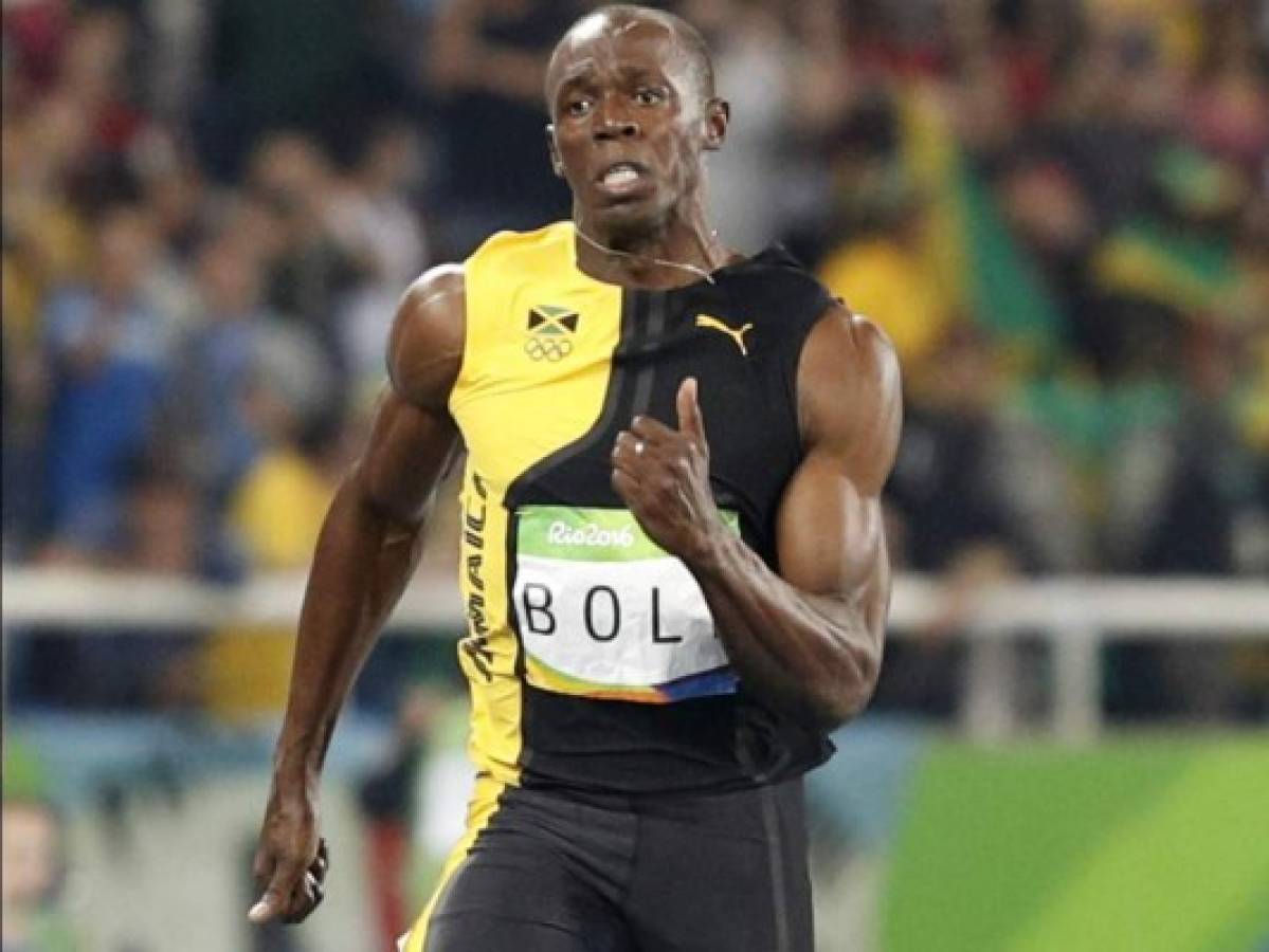 El 19 de agosto quedará marcado en la historia de los Juegos Olímpicos como el día en que la leyenda de Jamaica Usain Bolt decidió no correr más, dejando sus récords para batir.El velocista logró su novena medalla en Río y consiguió su objetivo: el “triple-triple”. De China en 2008 (cuando debutó a los 21 años) a Brasil en 2016 (cuando se retiró a los 29); el Rayo cumplió con el objetivo que se puso entre ceja y ceja al aterrizar en Sudamérica: obtener el oro en los 100 y 200 metros y los relevos 4×100 metros. Lo logró y su nombre ya es inmortal...