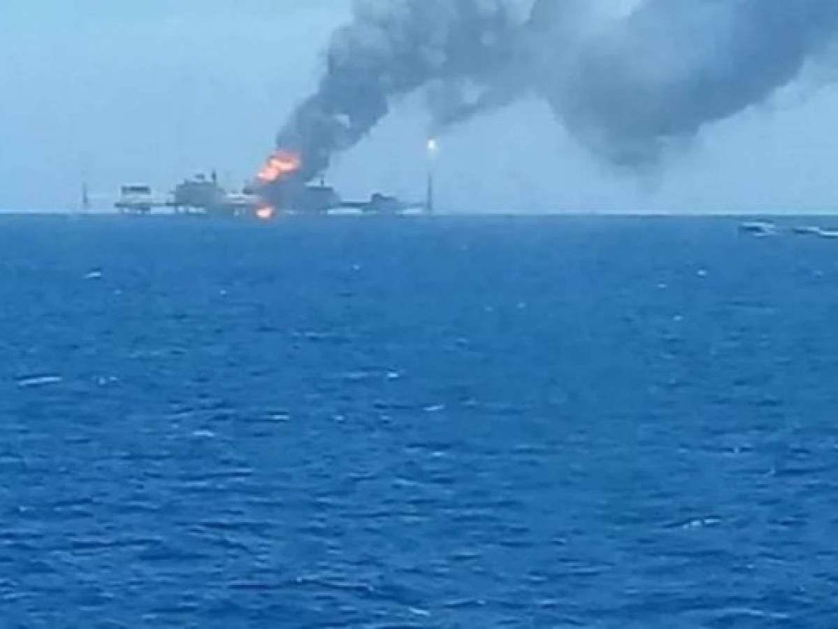 Un muerto, seis heridos y cinco desaparecidos deja incendio en plataforma petrolera