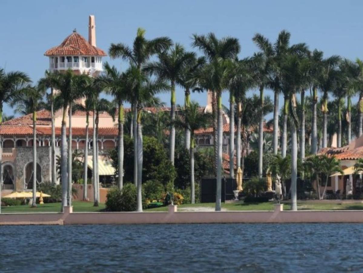 Desmantelan helipuerto de Donald Trump en su casa de Mar-a-Lago